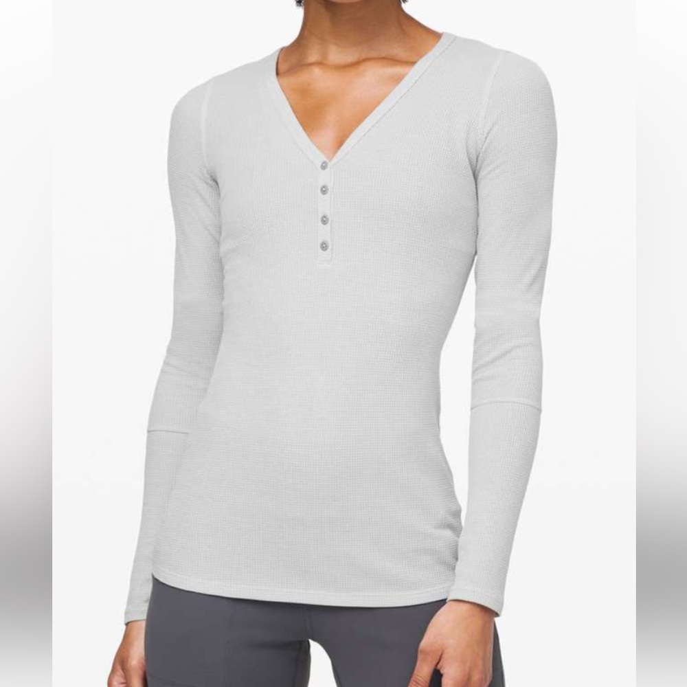 Lululemon Close Call Henley Long Sleeve XL
Heathered Core Ultra Light Grey